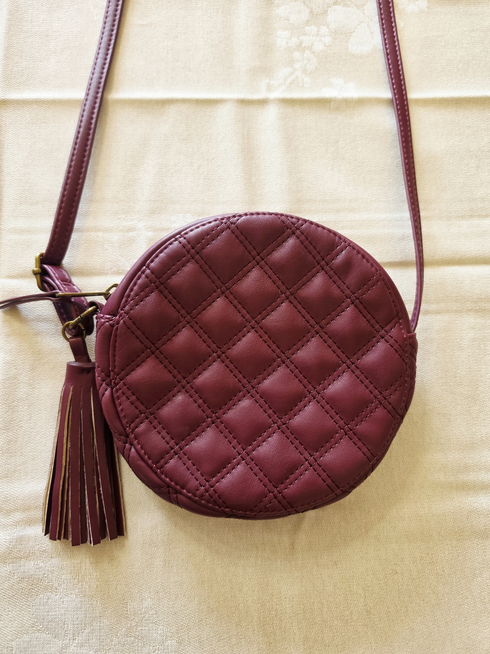 art class Quilted Round Crossbody Bag in Burgundy Like New
